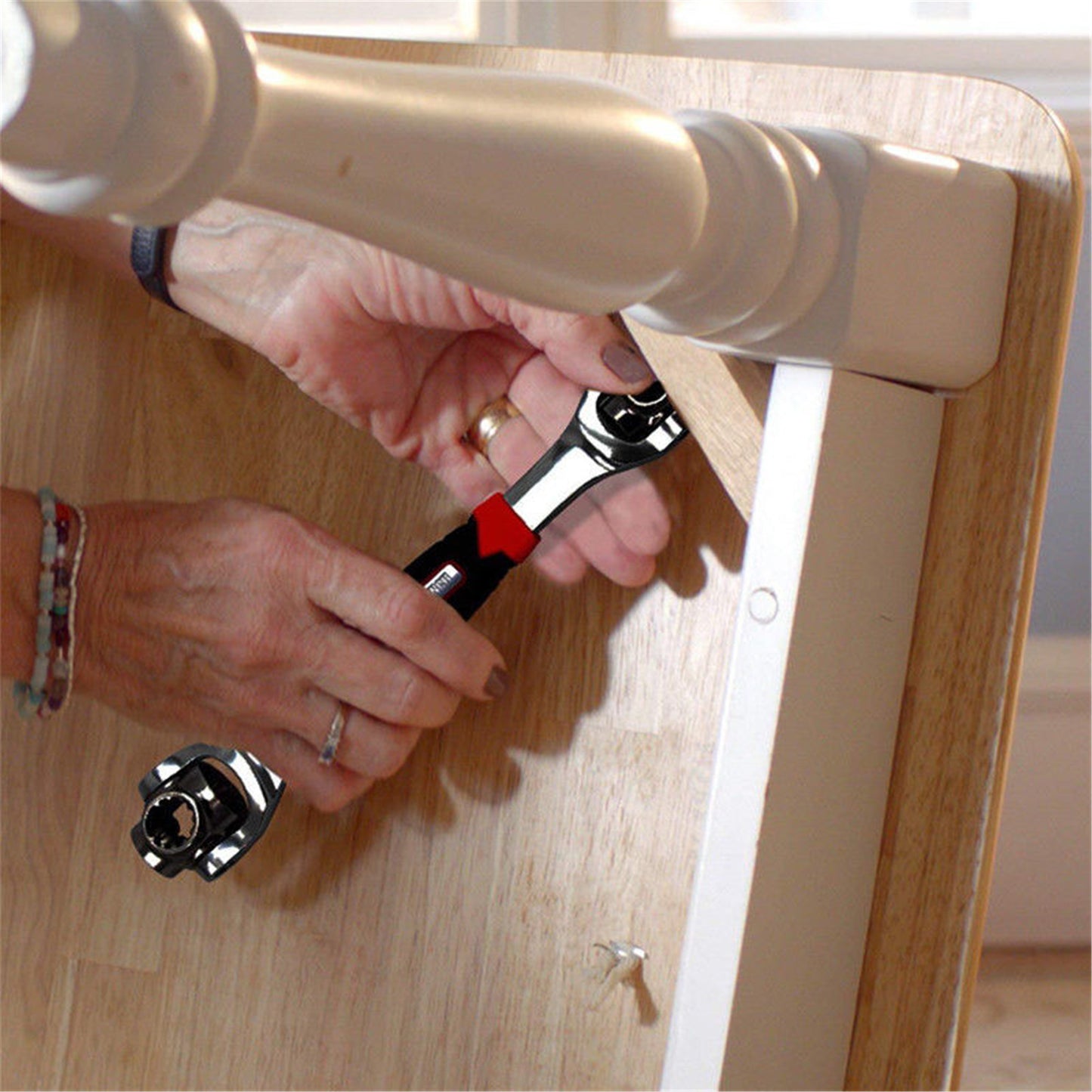 Univerzalni ključ 48 u 1