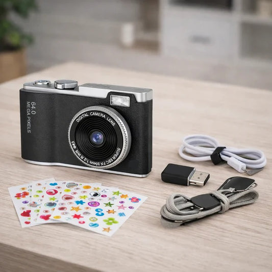 Digitalni retro fotoaparat iz 2000-ih